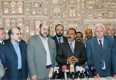 Almotamar Net - President Ali Abdullah Saleh the congratulated the movements of Fatah and Hamas and the Palestinian people on the signing of the Sanaa declaration by accepting the Yemen initiative for healing the rift between the two parties.