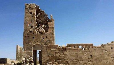 Almotamar Net - The Saudi aggression warplanes launched two raids on Serwah district in Marib province late on Saturday, an official said.

The strikes targeted a residents house and completely flattened it.
