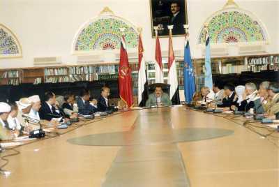 Almotamar Net - President Ali Abdullah Saleh, President of the General Peoples Congress (GPC), the ruling party, chaired in Sanaa on Thursday a meeting of the general committee of the GPC, with presence of a number of the Standing Committee members. 

