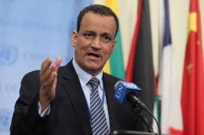 Almotamar Net - The UN Special Envoy for Yemen, Ismail Ould Cheikh Ahmed, said on Tuesday that the Yemeni parties have agreed to open on 15 December for talks in Switzerland.

The talks came aimed at establishing a permanent and comprehensive ceasefire, he added.

"We strongly believe that the only way to end the suffering of the Yemeni people and to rebuild confidence, trust, and mutual respect is through peaceful and inclusive dialogue," told reporters in Geneva.

The Special Envoy said that both the Government of Yemen, the Houthis and other relevant parties have committed to participate in the talks, which he will chair and will also include eight negotiators and four advisors for each delegation.

The talks are also set to secure improvements in the humanitarian situation and a return to a peaceful and orderly political transition, he added.

Mr. Ould Cheikh Ahmed thanked all the participating stakeholders of the discussions for their conciliatory and courageous attitude and their commitment to bring a lasting peace to Yemen, and added that he was "very optimistic" of the parties reaching a permanent ceasefire.
